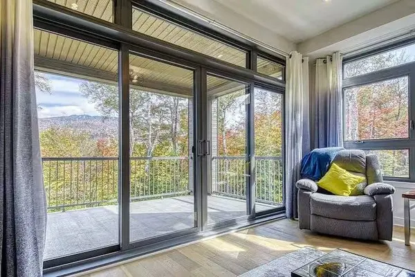 2020 Allée du Val-de-Bagnes #105, Mont-tremblant, QC J8E1C6