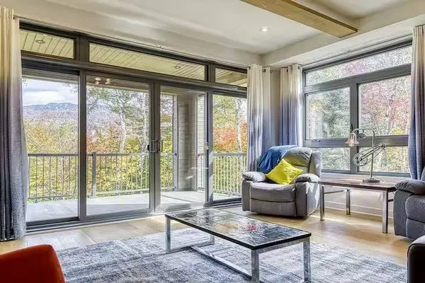 2020 Allée du Val-de-Bagnes #105, Mont-tremblant, QC J8E1C6