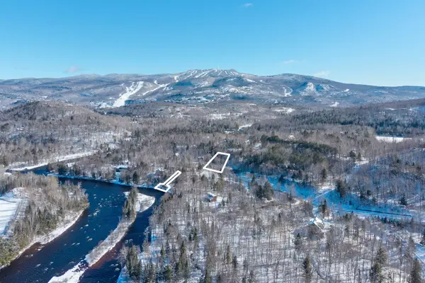 Ch. des Eaux-Vives, Mont-tremblant, QC J8E1R8