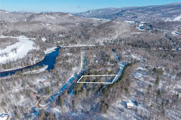 Ch. des Eaux-Vives, Mont-tremblant, QC J8E1R8