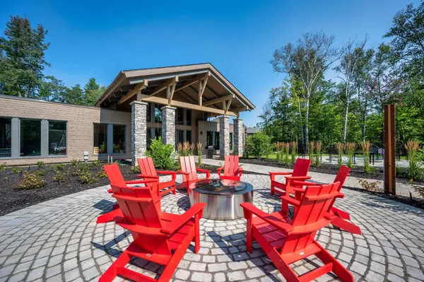 2000 Allée du Val-de-Bagnes #204, Mont-tremblant, QC J8E1C6