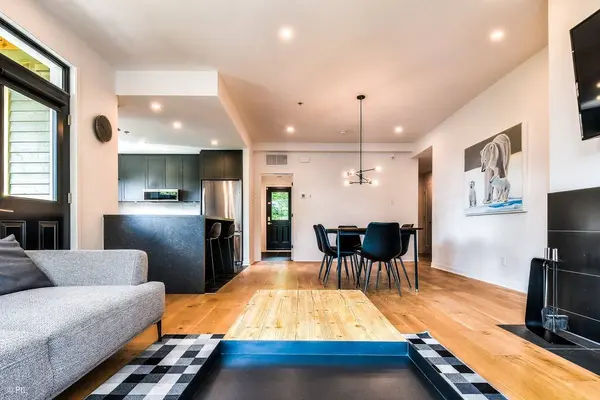 215 Ch. des Quatre-Sommets #2, Mont-tremblant, QC J8E1C6