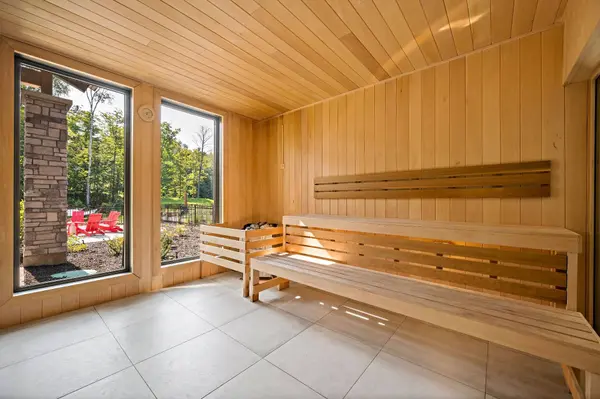 2000 Allée du Val-de-Bagnes #204, Mont-tremblant, QC J8E1C6