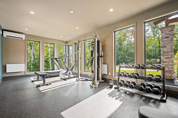 2000 Allée du Val-de-Bagnes #204, Mont-tremblant, QC J8E1C6