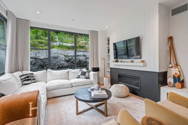 119 Ch. des Sous-Bois #201, Mont-tremblant, QC J8E3M1