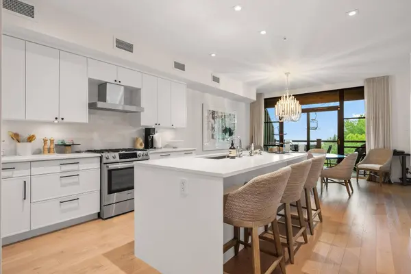 119 Ch. des Sous-Bois #201, Mont-tremblant, QC J8E3M1