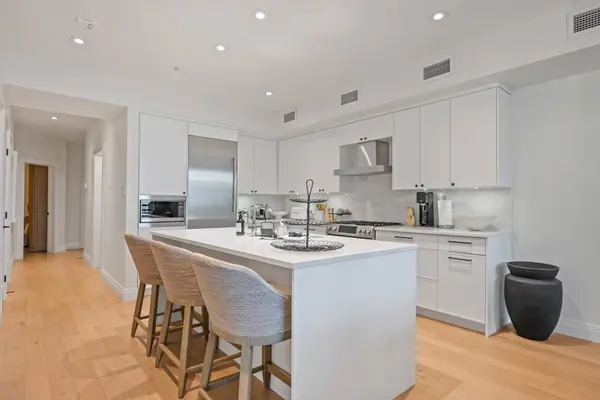 119 Ch. des Sous-Bois #201, Mont-tremblant, QC J8E3M1