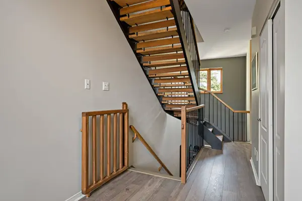 184 Ch. au Pied-de-la-Montagne #22, Mont-tremblant, QC J8E3M2