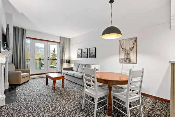 150 Ch. au Pied-de-la-Montagne #422A, Mont-tremblant, QC J8E3M2