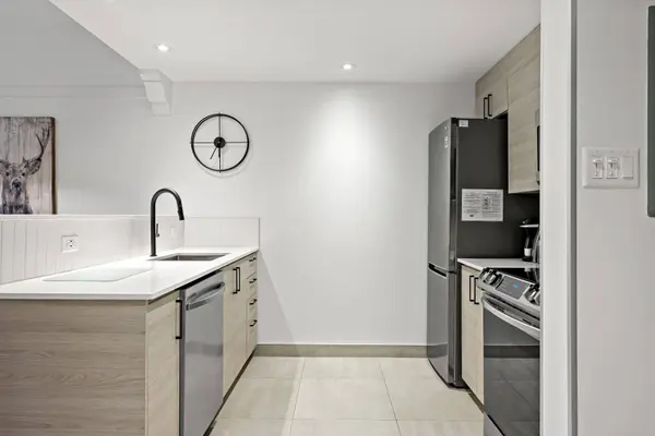 150 Ch. au Pied-de-la-Montagne #422A, Mont-tremblant, QC J8E3M2