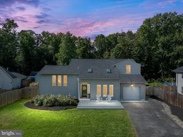 1004-A HARBOR DR, Annapolis, MD 21403