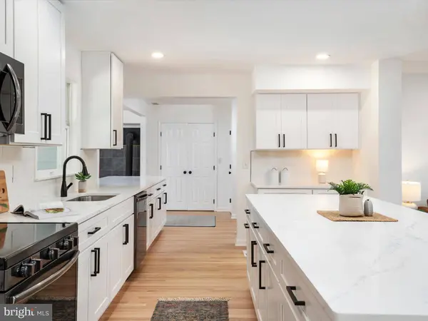 1004-A HARBOR DR, Annapolis, MD 21403