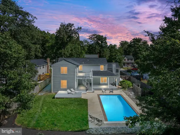 1004-A HARBOR DR, Annapolis, MD 21403