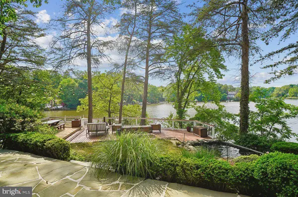 300 MAGOTHY BRIDGE RD, Pasadena, MD 21122
