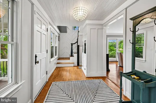 300 MAGOTHY BRIDGE RD, Pasadena, MD 21122