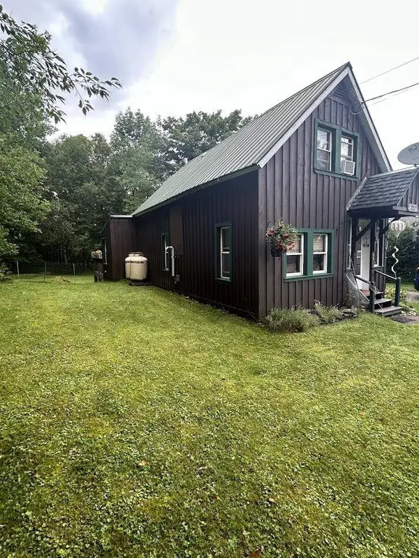 66 Edward Street ST, Saranac Lake, NY 12983