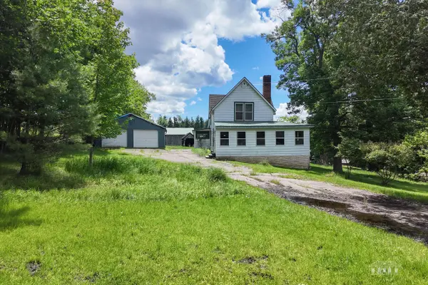 985 Hurricane RD, Keene, NY 12942