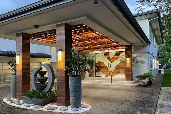 18 Homelani PL, Honolulu, HI 96817