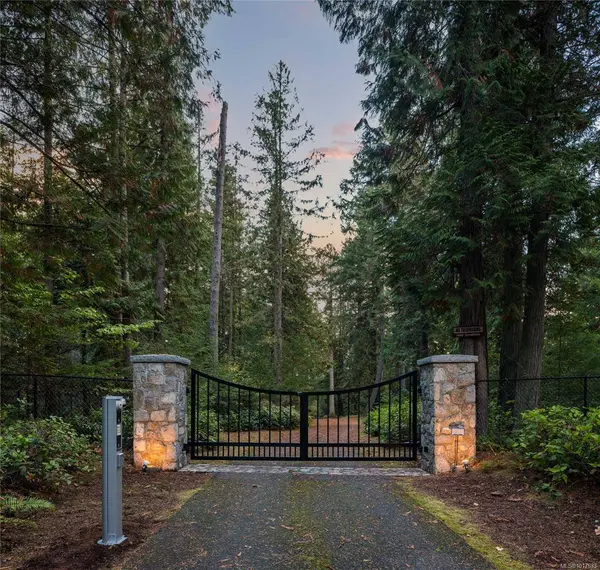 8338 West Saanich Rd, Central Saanich, BC V8M 1S5