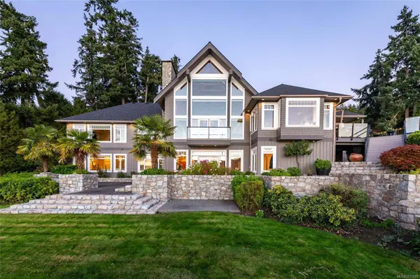 8338 West Saanich Rd, Central Saanich, BC V8M 1S5