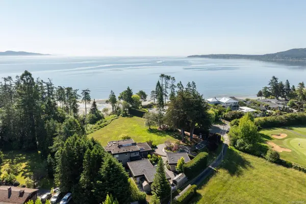 5605 Parker Ave, Saanich, BC V8Y 2N2