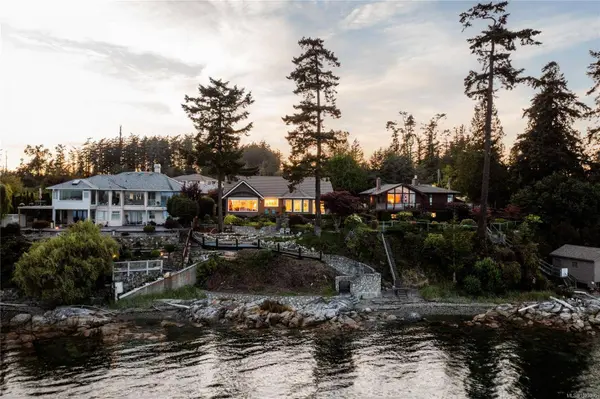 2555 Newman Rd, Central Saanich, BC V8M 1V1