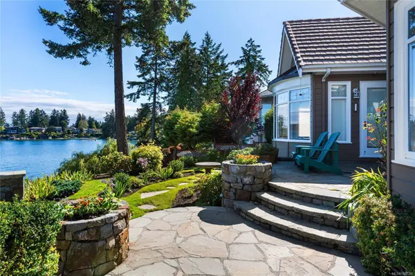 2555 Newman Rd, Central Saanich, BC V8M 1V1