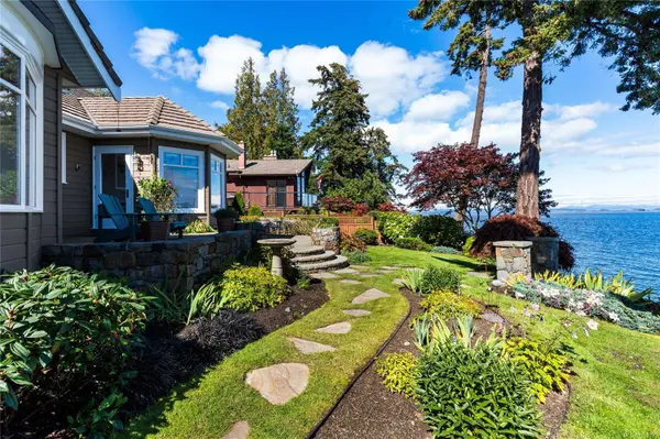 2555 Newman Rd, Central Saanich, BC V8M 1V1