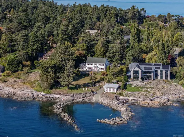 3045 McAnally Rd, Saanich, BC V8N 1T3