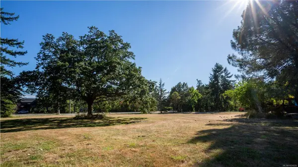 816 Birch Rd, North Saanich, BC V8L 5S1