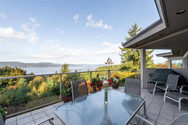 11406 Sycamore Dr, North Saanich, BC V8L 5J9