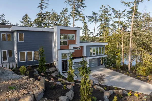 2464 Tryon Rd, North Saanich, BC V8L 5H8