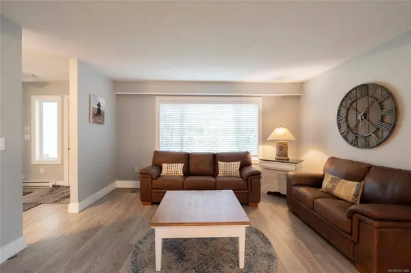 1018 Elstree Close, Central Saanich, BC V8M 1A4