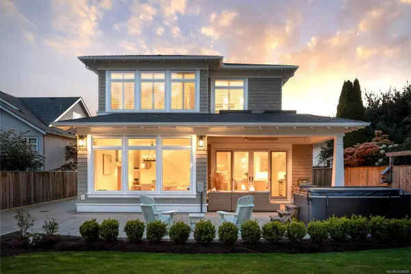 575 St. Patrick St, Oak Bay, BC V9B 4X4