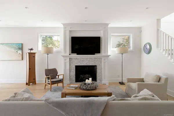 575 St. Patrick St, Oak Bay, BC V9B 4X4