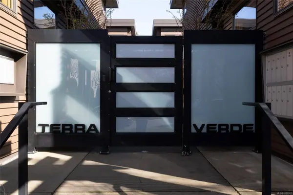 1020 Richardson St #10, Victoria, BC V8V 3C5