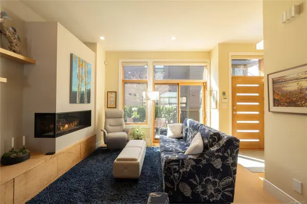 1020 Richardson St #10, Victoria, BC V8V 3C5