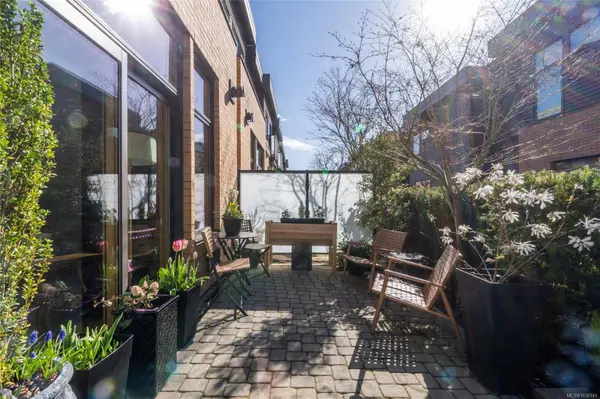 1020 Richardson St #10, Victoria, BC V8V 3C5