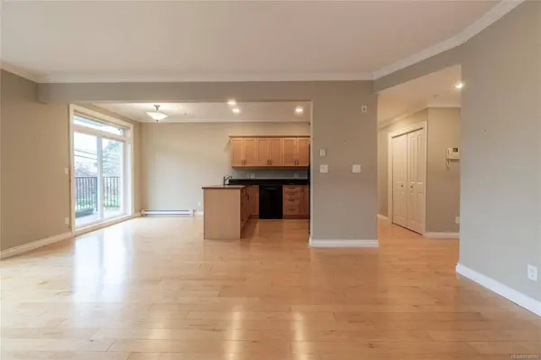 9942 Third St #201, Sidney, BC V8L 3B2