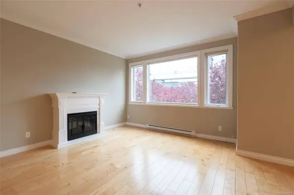 9942 Third St #201, Sidney, BC V8L 3B2