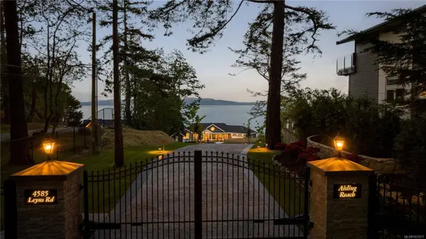 4585 Leyns Rd, Saanich, BC V8N 3A1