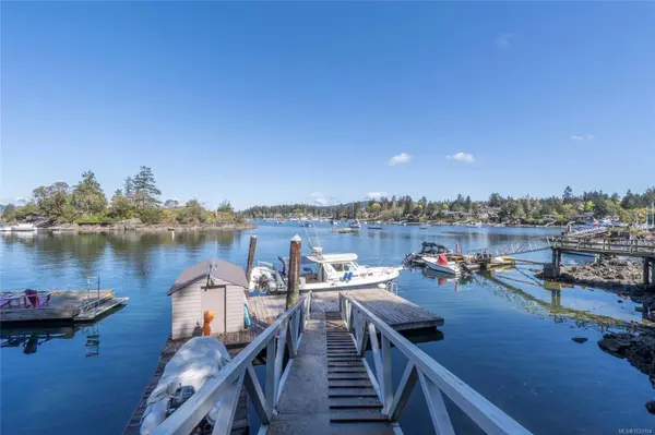 786 Sea Dr, Central Saanich, BC V8M 1B1