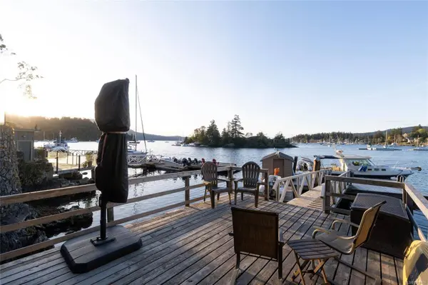 786 Sea Dr, Central Saanich, BC V8M 1B1