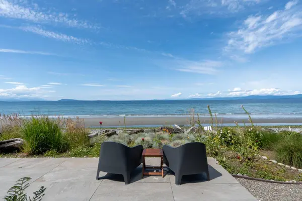 382 Judges ROW, Qualicum Beach, BC V9K 1G6