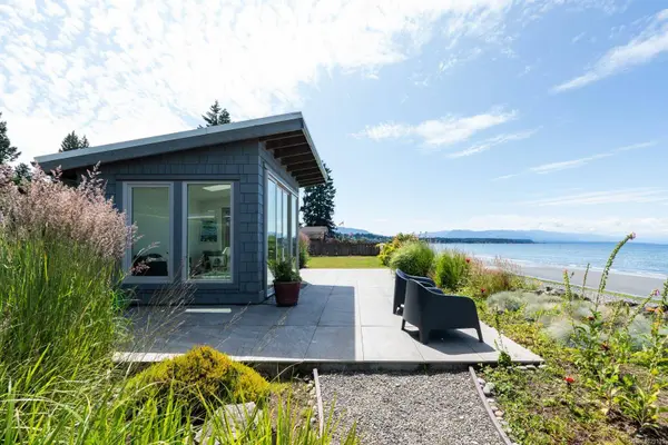 382 Judges ROW, Qualicum Beach, BC V9K 1G6