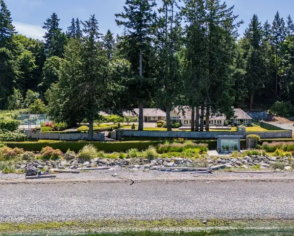382 Judges ROW, Qualicum Beach, BC V9K 1G6