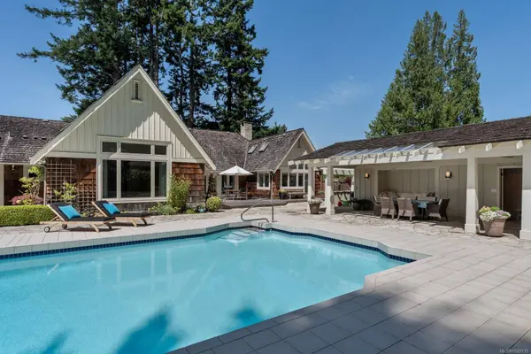 382 Judges ROW, Qualicum Beach, BC V9K 1G6