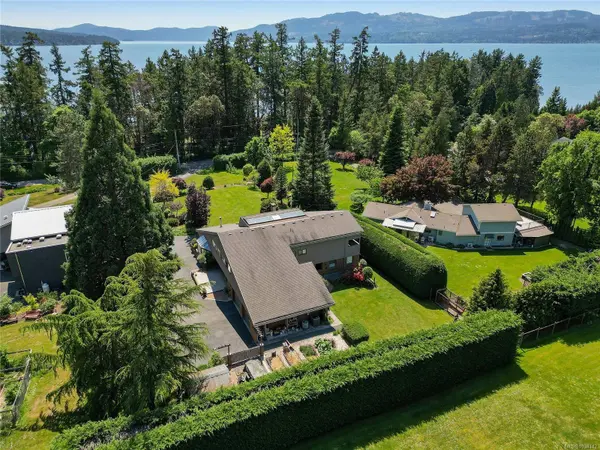 564 Towner Rd, North Saanich, BC V8L 5L8