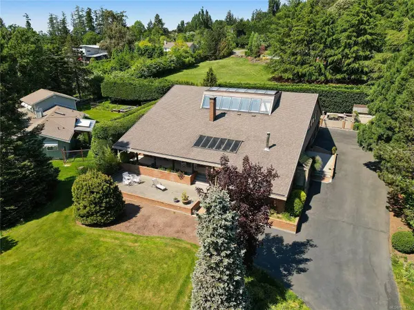 564 Towner Rd, North Saanich, BC V8L 5L8