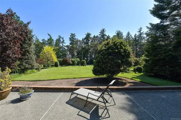 564 Towner Rd, North Saanich, BC V8L 5L8